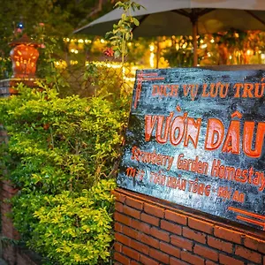 https://strawberry-garden-homestay.hotelsofhoian.com