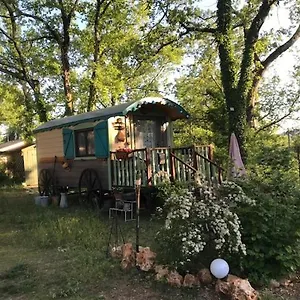  Hébergement de vacances La Brindille Roulotte Tzigane De Charme France